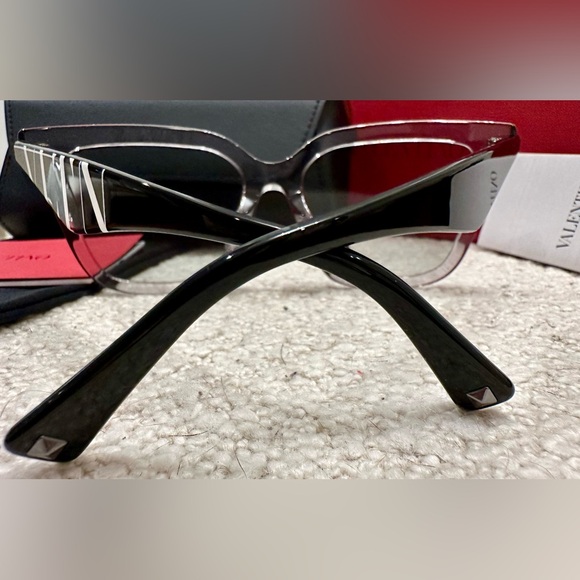 New! Valentino Square Sunglasses w/ Studs, Transparent Grey VA4084F NEW in Box! - Picture 9 of 12